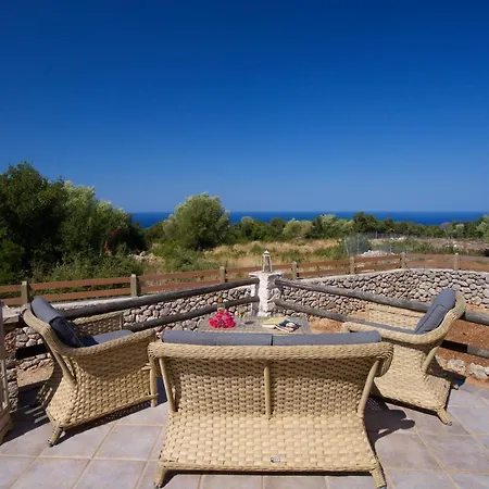 Stone 펜션 Khalikerí