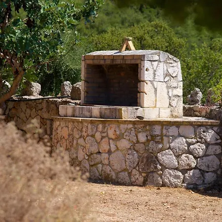 Stone * Χαλικερή